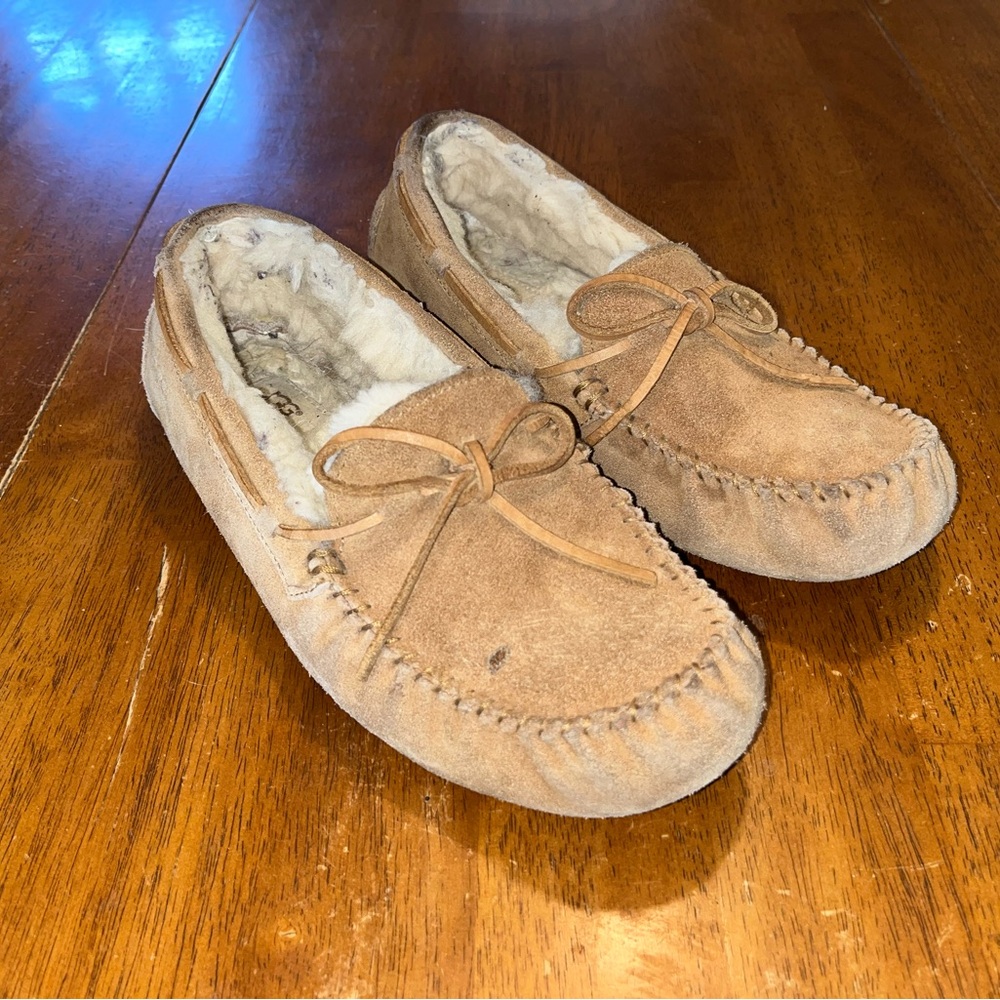 Ugg Tan Slippers Women’s Size 9